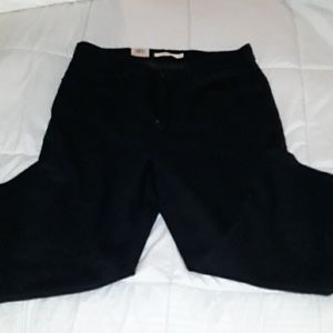 Womens black Levi capris, size 10